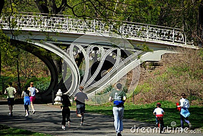 NYC: Joggers in Central Park