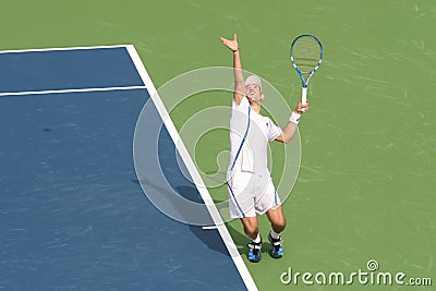 Odesnik: Pro Tennis Player Serve