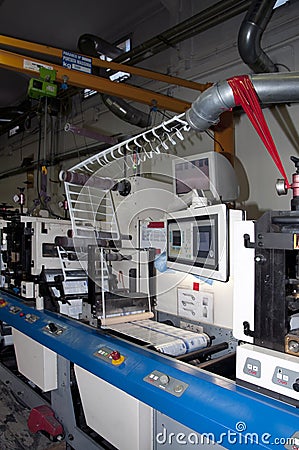 Offset/flexo press printing for labels