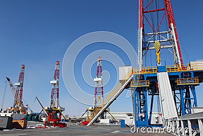 Oil derrick