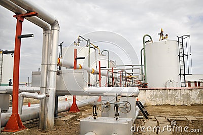 Oil and gas processing plant