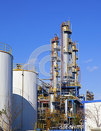 Oil and gas processing plant