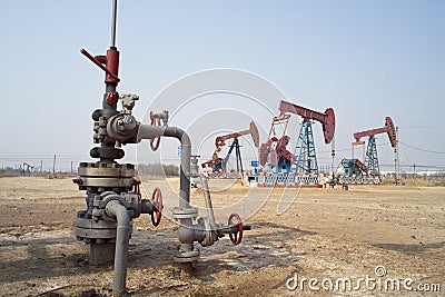 Oil latch and pump jack