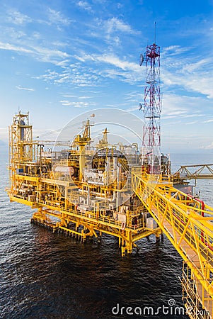 Oil platform