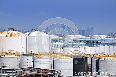 Oil product storage tanks