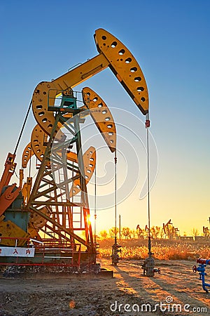The oil sucking machine sunrise