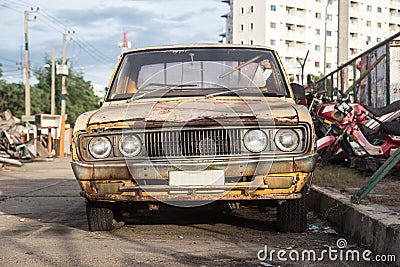 Old cars for scrap.