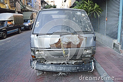 Old crash car front van