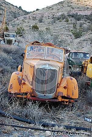 Old fire truck (front side)