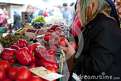 Old lady in market