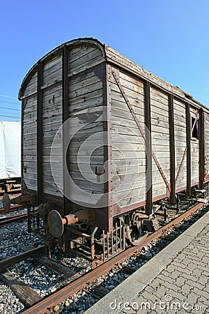 old-wagon-wooden-railway-to-transport-go