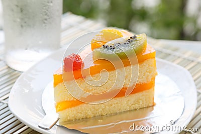 Orange cake and slice kiwi fruit