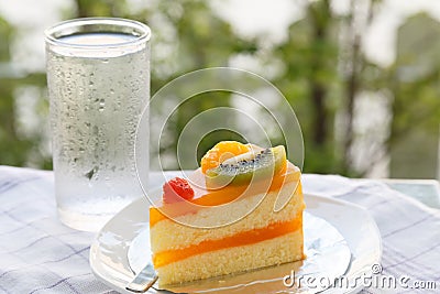 Orange cake and slice kiwi fruit