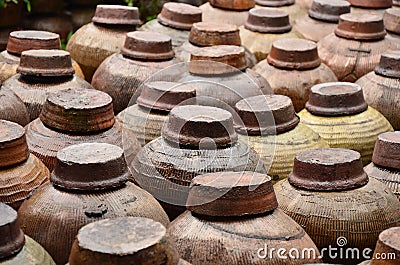 Orderly arrangement of the wine jars