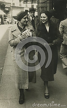 Original 1945 antique photo - girls walking in the city