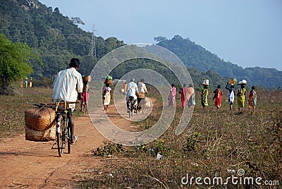 Orissa s tribal people return from weekly market