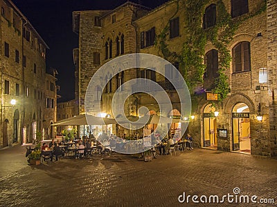 Outdoor dining in Tuscany