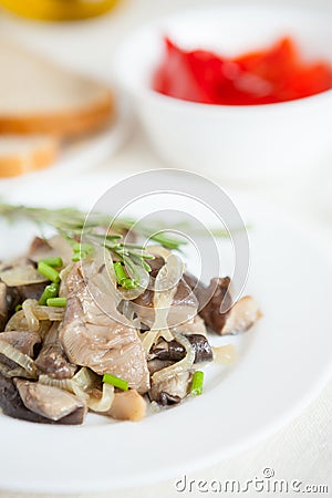 Oyster mushrooms cooked with onion