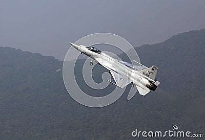 Pakiistan Air Force JF-17 FC-1 flying