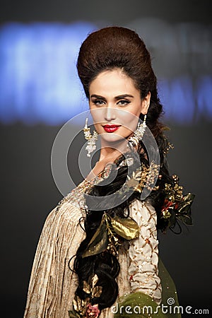 Pakistan Fashion Design Council (PFDC) Fall Fashion Week 2012