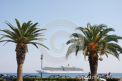 Palm trees on the Solomos Square