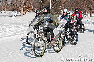 2014 Penn Cycle Fat Tire Loppet - Group of Bikers on Course