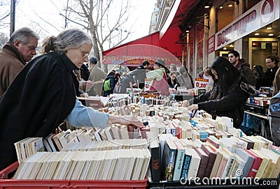 People buying old books