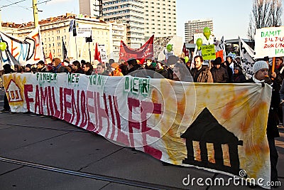 People are demonstrating against Government s budget cut for Families