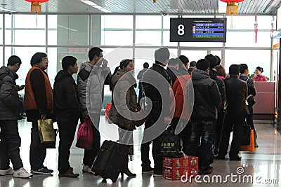 People leaving for hometown for Chinese New Year