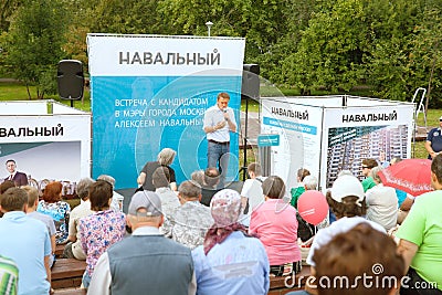 People listen to Alexey Navalny s performance