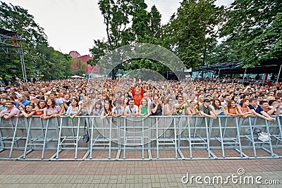 People listen to concert of Chaif rock-band