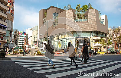 People Shibuya crossing Tokyo Japan