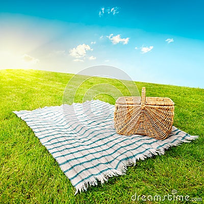 Picnic blanket & basket