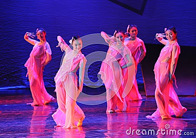 Pink Maid-The dance drama The legend of the Condor Heroes