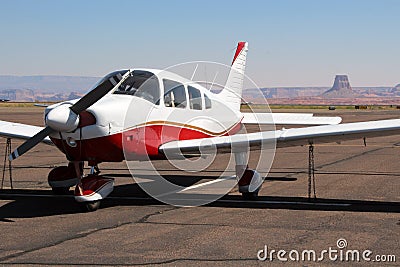 Piper Cherokee - General Aviation