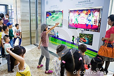 Playing interactive games with kinect xbox 360