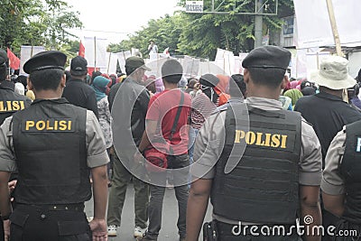 Police Keeping Traditional Market Traders Action Demonstration Sukarno in Sukoharjo