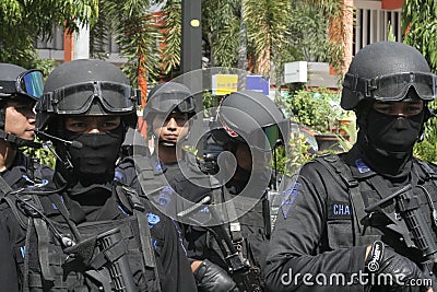 POLICE AND SECURITY FORCES IN CHRISTMAS AND NEW YEAR IN THE CITY SOLO CENTRAL JAVA