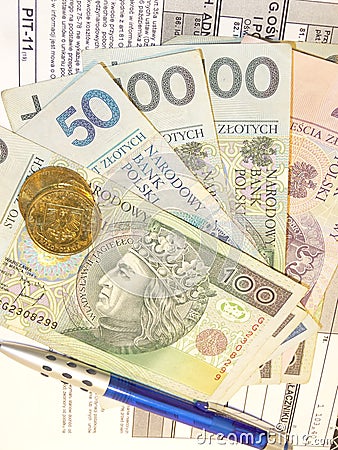 Polish tax form (PIT-11) and Polish money