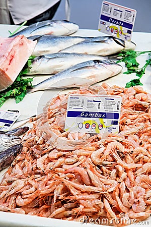 Prawns and black sea bass on sale in Granada