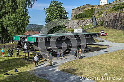 Preparations for Tons of Rock (stage rigging)