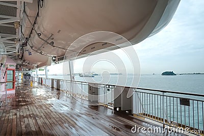 Promenade Deck, Super Star Virgo