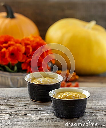 Pumpkin pudding in black bowls