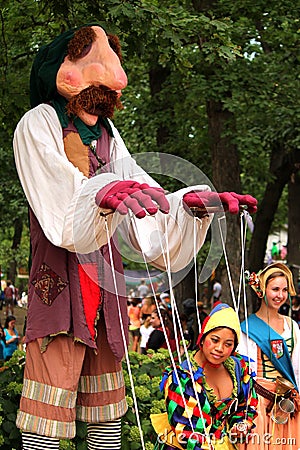 Puppetmaster at the renaissance fair
