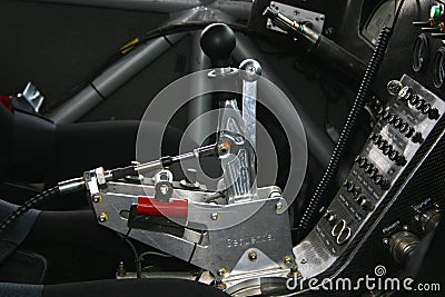 Racing gear stick in Hummer