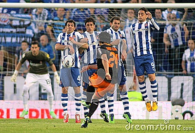 RCD Espanyol players on the wall of the free kick