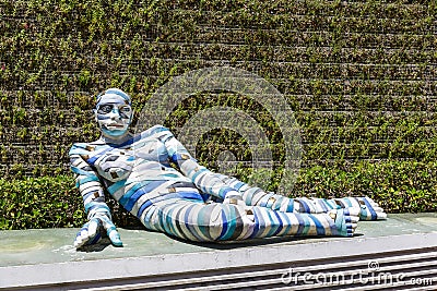 Re Cinta, sculpture at the exposition in Cannes