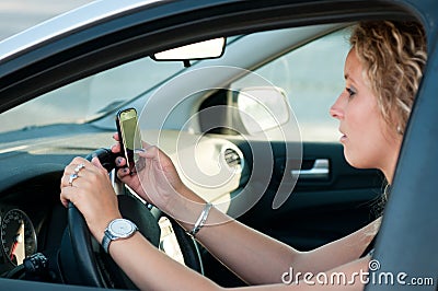 Reading SMS while driving car