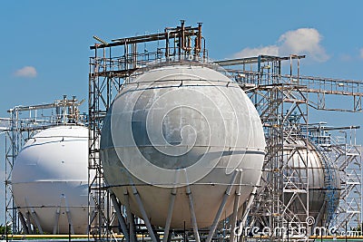 Refinery storage tanks