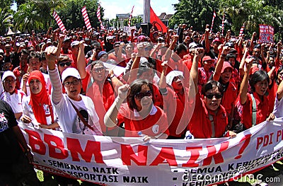 Reject oil fuel raise price demonstration in indonesia